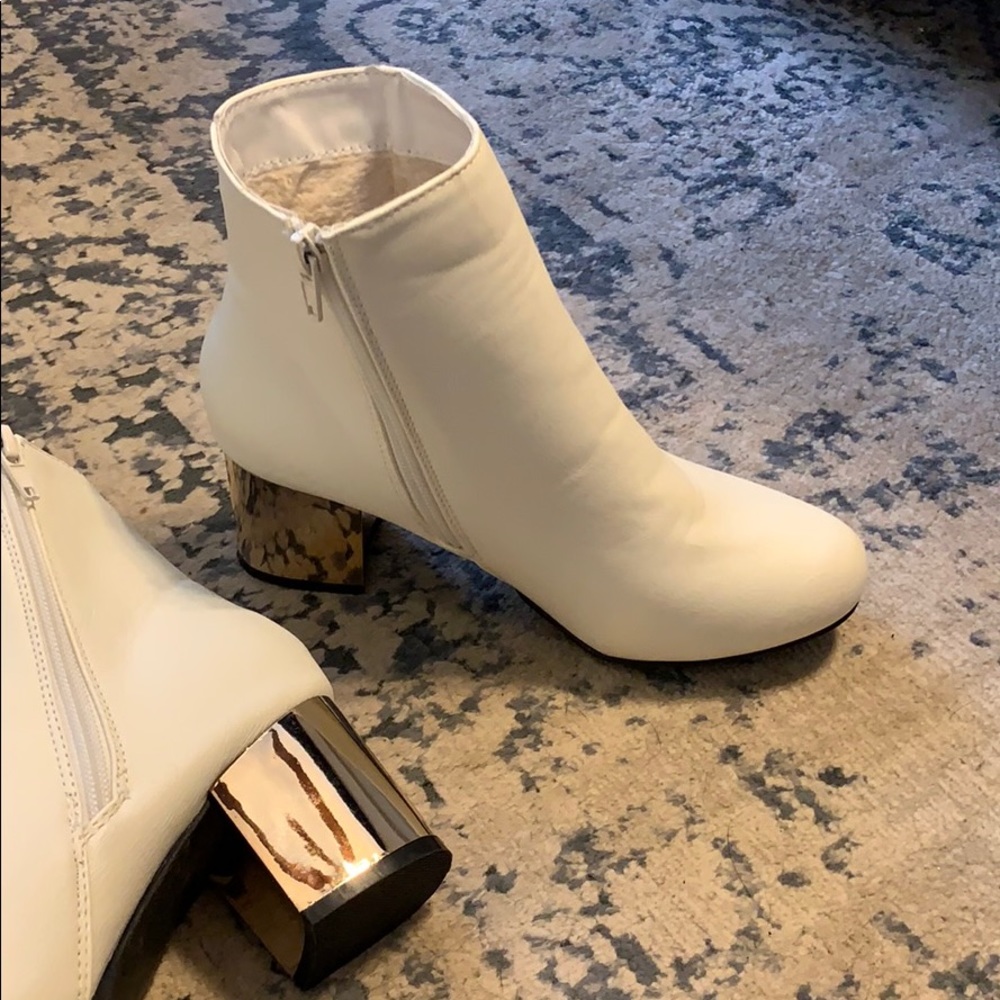 Size 6 Bamboo White Faux Lined Bootie